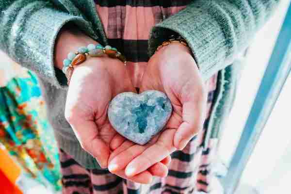 Celestite Heart 70-80mm, Madagascar (1 Piece)