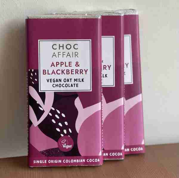 Choc Affair Vegan Oat Apple & Blackberry