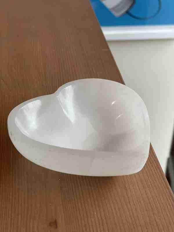 Selenite Bowl Heart Shape 10cm (1pc)